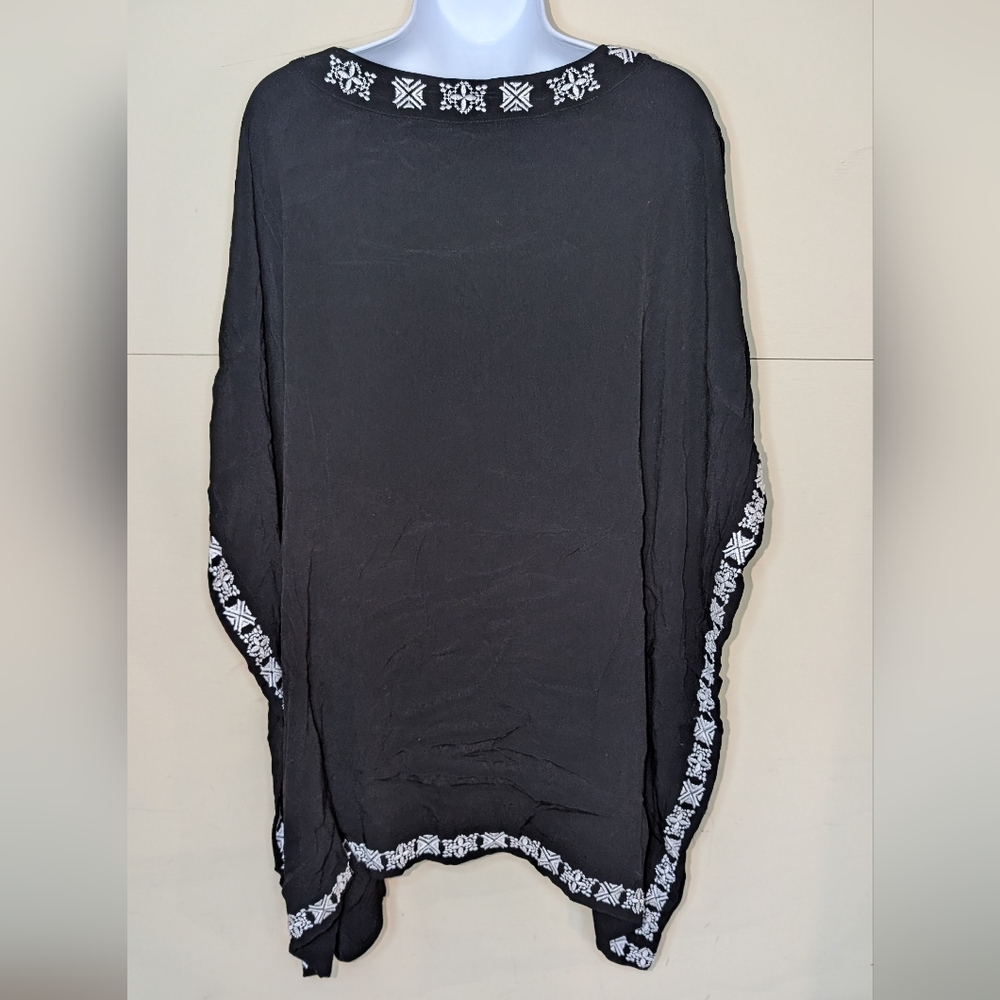 Vince Camuto Swim Cover Up Black with White Embroidery - Picture 3 of 7